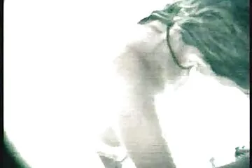 قام شخص مقرب فلم سكسي مترجم عربي بممارسة الجنس مع زوجة أبيه في منتصف النهار.
