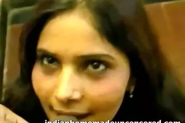 كانت بلوندي ذات الثدي الضخمة تمارس الجنس بين الأعراق مع رجل أسود وأوروبي. بث مباشر سكسي عربي مترجم