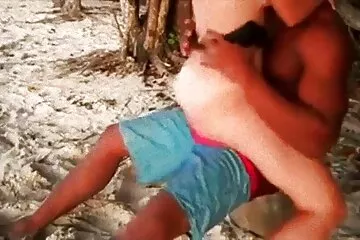 شقراء ناضجة تمتص قضيب عاشق الكبار سكسي مترجم للعربي