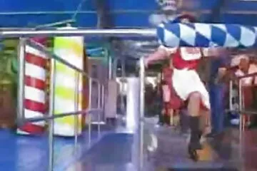 الحبيب افلام سكسي مترجمة يلتصق بأطرافه في مهبل الأم الذي لا قاع له في غرفة النوم
