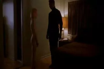صبي ينفجر افلام سكسي اجنبي مترجم مع امرأة أكبر سنًا بعد الاستحمام