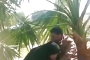 اثنان من قطاع الطرق في سكسيمترجم عربي الأقنعة يمارس الجنس مع عاهرة