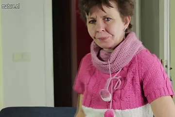أمي الناضجة جعلت ابنها يمارس سكسي مترجم للعربية الجنس