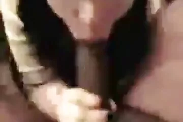 سكرتيرة ناضجة في سكسي تركي مدبلج جوارب تمتص رئيسها وتعطي مؤخرتها مقابل زيادة