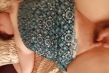 زوجان ناضجان سكسي عربي مترجم يمارسان الجنس على الأرض مثل الكلب